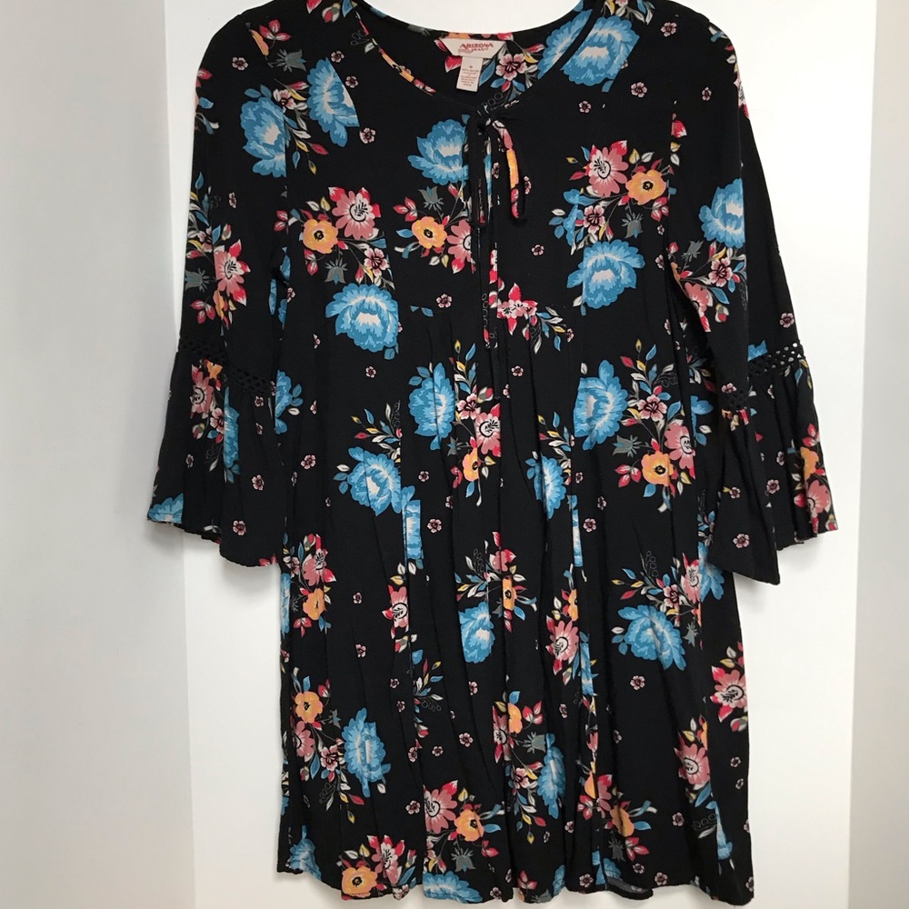 M arizona dress with floral pattern bell sleeve